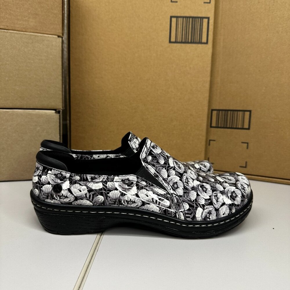 Klog white peony clogs - size 8.5